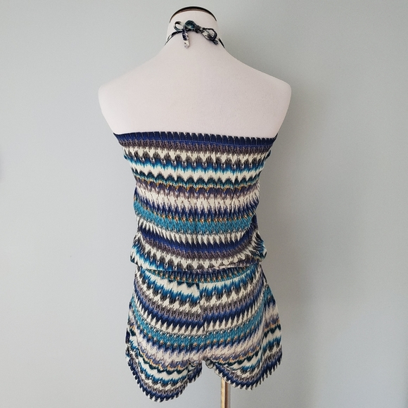 Striped Patterned Romper - Picture 3 of 5